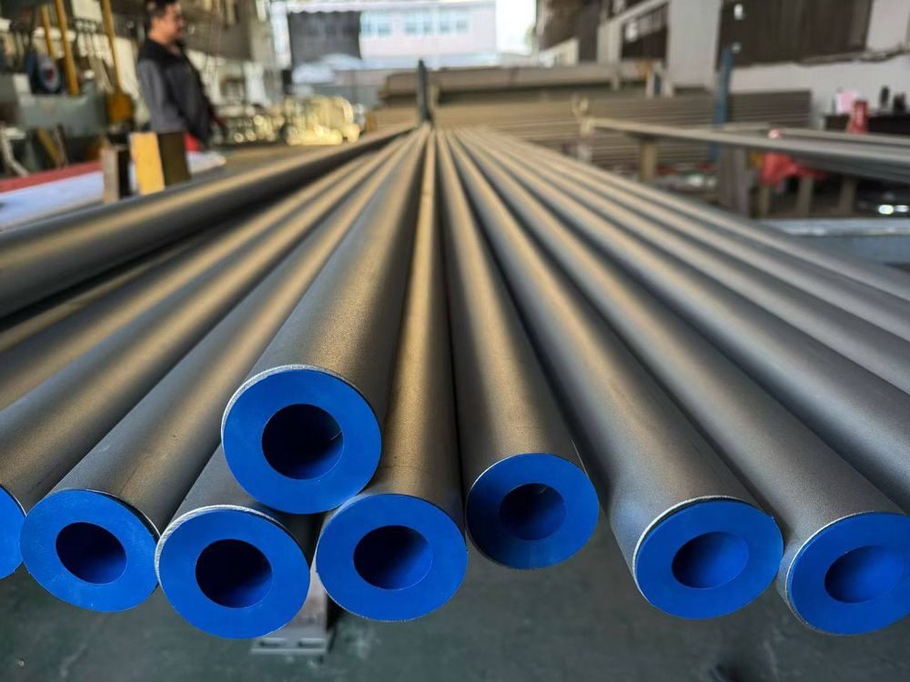 Seamless steel pipe production at RUILONG STEEL factory